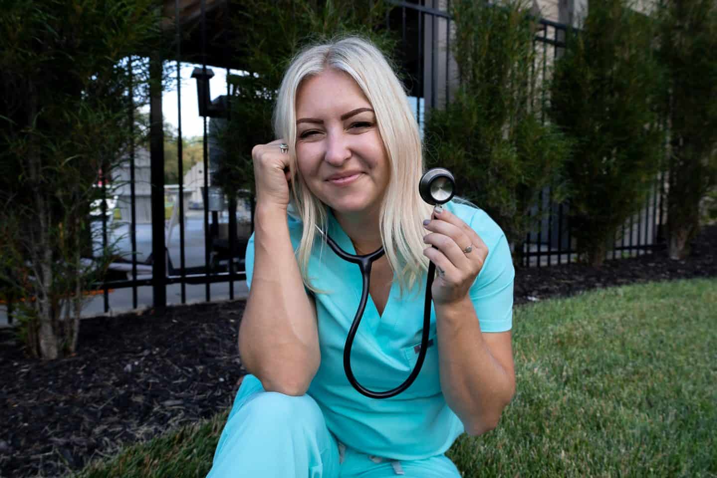 negotiating with a travel nurse recruiter